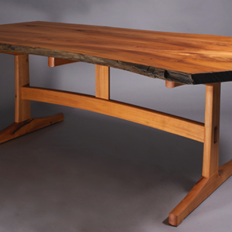 Madrone Table: edge view from above.
